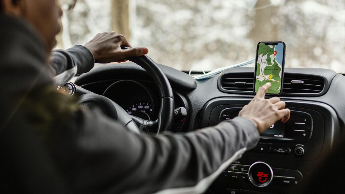 Apple Maps and Google Maps offline storage error on iPhone